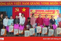 Thêm hơn 300 phần quà Tết cho người nghèo Tri Tôn