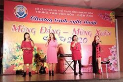 Tổ chức chương trình giới thiệu tác giả - tác phẩm