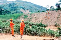 Mang dòng điện sáng đến mọi nhà