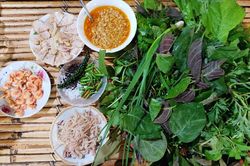 Gỏi lá, món ăn đậm đà hương vị núi rừng Tây Nguyên