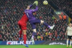 M.U vẫn chưa hết tai họa sau trận thua Liverpool
