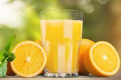 Sai lầm uống nước cam biến dinh dưỡng thành chất cực độc