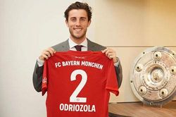 Bayern mượn thành công hậu vệ Odriozola từ Real