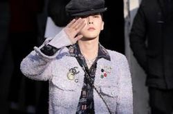 Hoàng tử thời trang G-Dragon phủ sóng toàn cầu khi dự show Chanel được Vogue ca ngợi hết lời