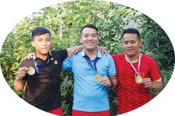 'Gặt' huy chương từ đôi chân trần