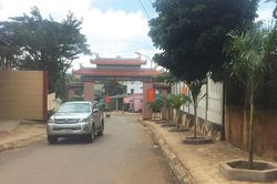 Đi qua những cổng làng