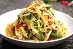 Gỏi miến đu đủ mát ruột, chống ngán ngày Tết