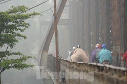Gió mùa đông bắc gây mưa rào, lạnh sâu đúng đêm giao thừa