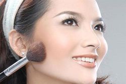5 bước để giúp lớp trang điểm bền cả ngày