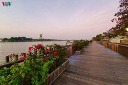 Huế lãng mạn hơn với đường đi bộ hai bờ sông Hương