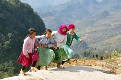 Xuân cùng trẻ em vùng cao