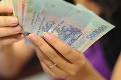 Kiếm 30 triệu/tháng, tiêu Tết mất gần 100 triệu