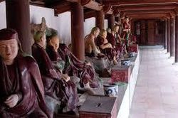 Tượng Phật ở chùa Dâu
