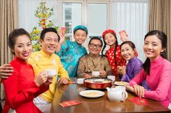 Chuyện ăn Tết: Nâng chén trà khơi nguồn Tết đoàn viên