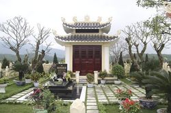 Tảo mộ ngày Tết: Bài văn khấn tảo mộ, khấn tạ mộ và thủ tục sắm lễ cúng khấn tạ mộ