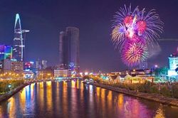 Xem pháo hoa giao thừa Tết Canh Tý 2020 trên cả nước