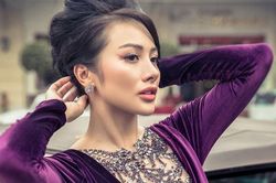 Yaya Trương Nhi hóa quý cô sang trọng, quý phái với áo dài cách tân