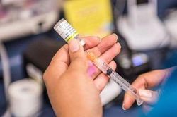 Mỹ và Trung Quốc phối hợp phát triển vaccine chống virus Corona