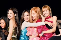 YG thông báo chính thức về ngày trở lại của BlackPink, Blink 'lắc đầu ngán ngẩm' nhiều hơn hào hứng