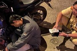 CSGT kịp thời giúp thanh niên say rượu không bị mất 40 triệu đồng