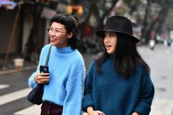 Người Hà Nội hoạt động như ngày thường ngay sáng mùng 1 Tết