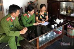 Gửi con 20 tháng cho láng giềng, nữ đại úy về làm trưởng công an xã