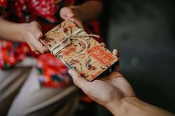 Nguồn gốc ý nghĩa của phong tục lì xì ngày Tết
