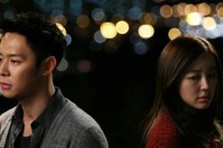 Chỉ vì mua đắt mấy ngàn lẻ tiền rau, chồng mắng tôi 'ngu như lợn' rồi hất cả mâm bát ra ngoài