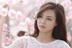 Nhắc chồng cúng Giao Thừa tôi không ngờ anh vùng dậy hất tung cả gà lễ rồi chỉ tay quát một câu khiến tôi tím mặt