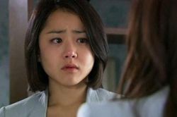 Vừa nhìn thấy chồng sắp cưới dẫn nhân tình đến, tôi choáng váng ngã quỵ, nước mắt cứ thế tuôn trào