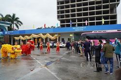 Quảng Ninh đón những vị khách đầu tiên năm Canh Tý