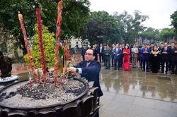Lãnh đạo thành phố Hà Nội dâng hương tưởng nhớ các vị liệt tổ, liệt tông và Chủ tịch Hồ Chí Minh