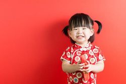 Dạy con tiêu tiền lì xì đúng cách như thế nào?