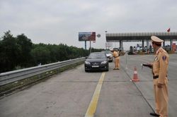 Kiểm tra nồng độ cồn ngày Tết: Người dân chấp hành tốt