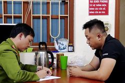 Bắt 28 đối tượng có hành vi tàng trữ, đốt pháo trong đêm Giao thừa