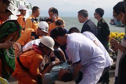 Vượt hải trình dài cứu nạn khẩn cấp thuyền viên nước ngoài đột quỵ trên biển