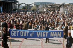 Phản đối chiến tranh phi nghĩa của Mỹ ở Việt Nam