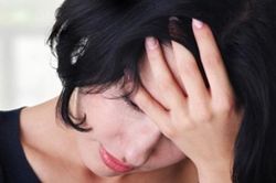 Đêm tân hôn, nghe tiếng động kỳ lạ, tôi tá hỏa bật điện sáng để rồi chết điếng khi thấy mẹ chồng...