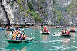Du khách Hàn Quốc tử vong do lật đò tại vịnh Hạ Long vào ngày mùng 1 Tết