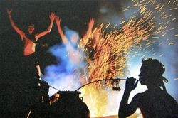 Tiếng cồng đêm hội