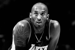 Huyền thoại bóng rổ Kobe Bryant qua đời sau vụ rơi trực thăng