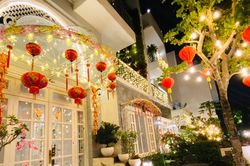 Bên trong biệt thự triệu USD của Thúy Hạnh, Trịnh Kim Chi ngày Tết