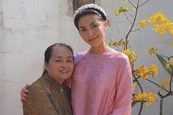 Tăng Thanh Hà, Bảo Anh khoe ảnh chụp cùng mẹ dịp Tết