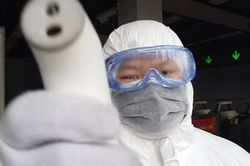 Lãnh đạo Trung Quốc cam kết tăng cường y tế khi số người chết do virus corona lên tới 81