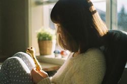Nửa đêm nghe tiếng động từ phòng của mẹ, tôi chết lặng khi chứng kiến chuyện động trời