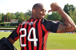Hành động tri ân của AC Milan cho Kobe Bryant bị từ chối