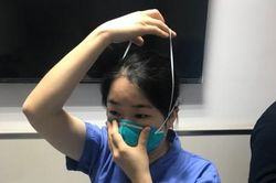 Những khoảnh khắc sinh tử tại ổ dịch corona qua lời kể của y tá