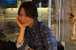 Song Hye Kyo đón năm mới vui vẻ bên bạn bè