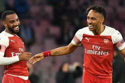 Mustafi chấn thương, hàng thủ Arsenal 'đã rách lại càng nát' sau trận thắng Bournemouth
