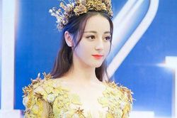 Khi những lời ném đá, chê bai lại trở thành bài học giúp ích cho Địch Lệ Nhiệt Ba!